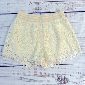 Boho Chic Eyeshadow Cream Lace Women Shorts size Small